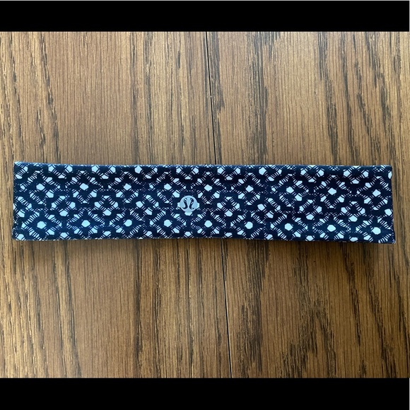 LuluLemon Headband Set of 8 - Picture 5 of 10